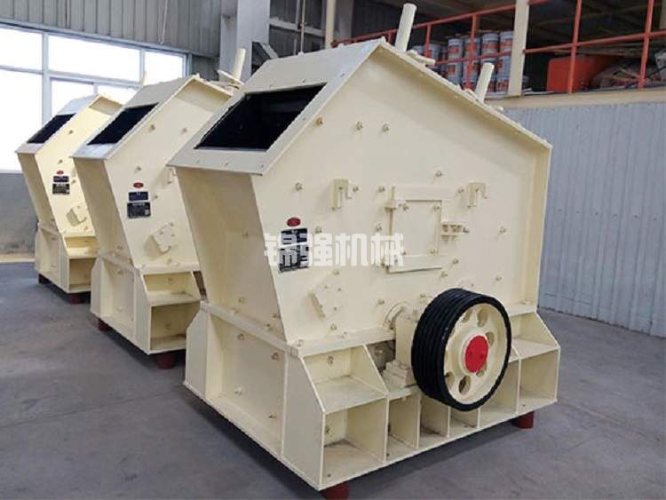 青石破碎機設(shè)備有哪些呢?破青石用什么破碎機好?(圖3) 青石破碎機設(shè)備有哪些呢?破青石用什么破碎機好?(圖3)